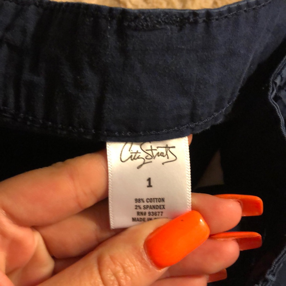 Shorts - Picture 3 of 3